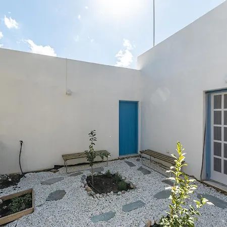 Nick & Debbie's Two-storey Апартаменты