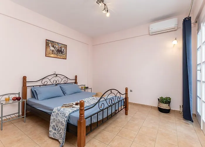 Nick & Debbie's Two-storey Апартаменты *