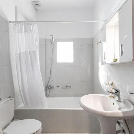 Nick & Debbie's Two-storey * Melanes